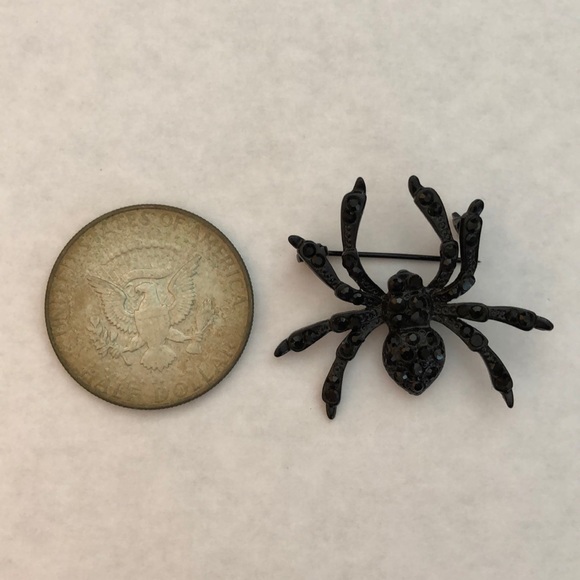Spider pin - Picture 3 of 4
